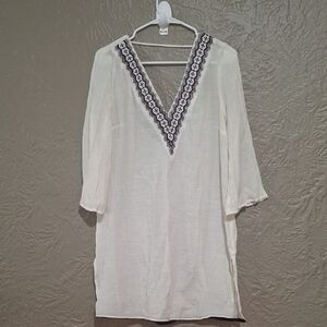 Kona Sol Cream V-Neck Tunic with Black Detailing Size M